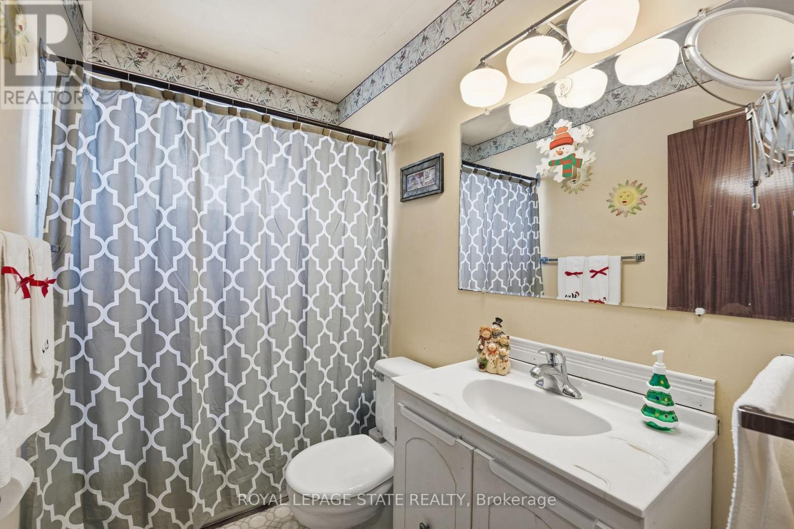29 LECKIE AVENUE - 36