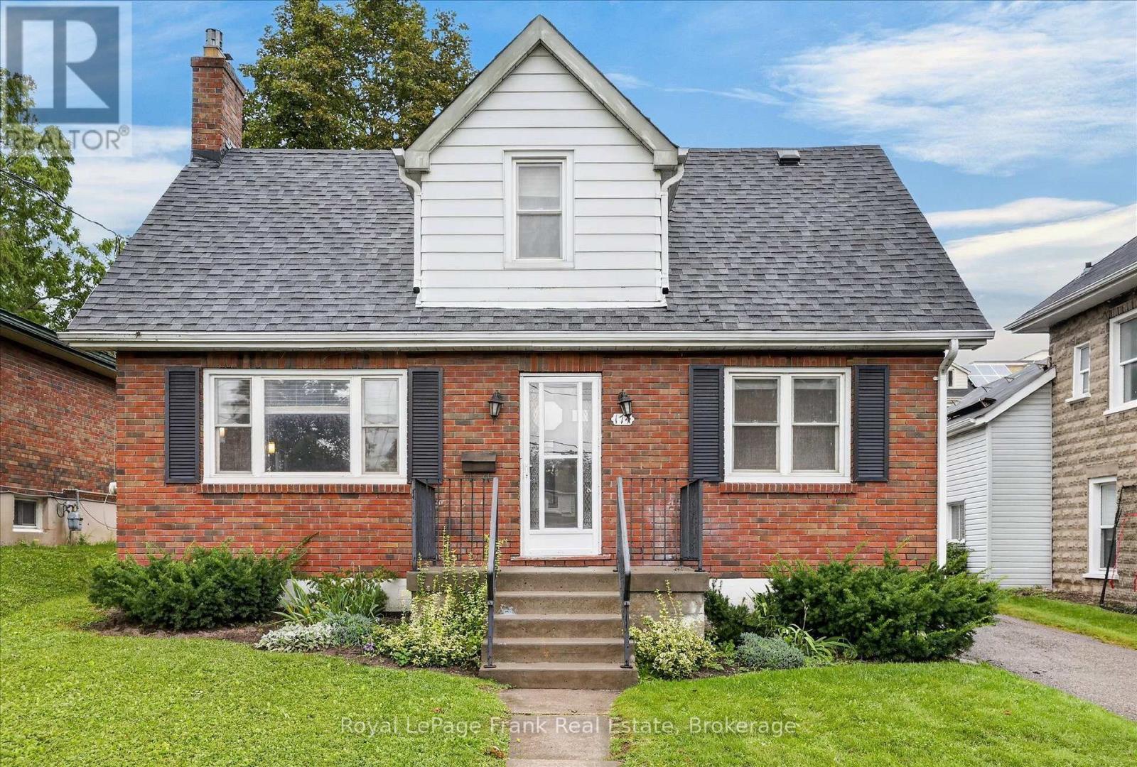 174 SOPHIA STREET - 1