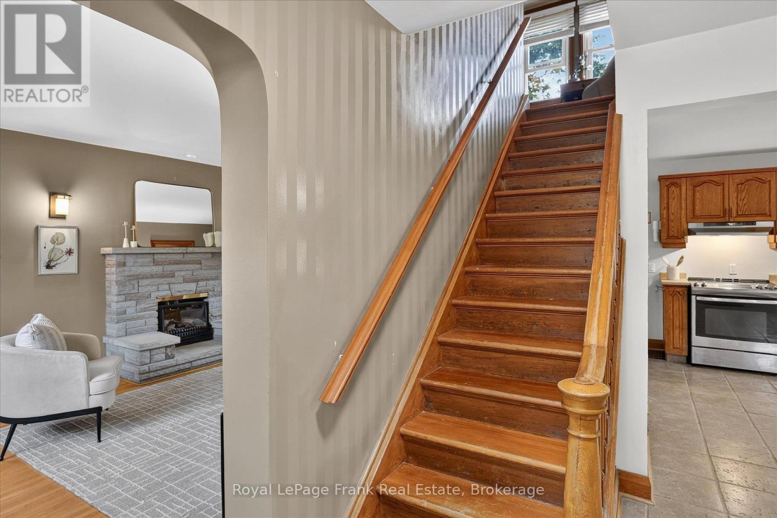 174 SOPHIA STREET - 16