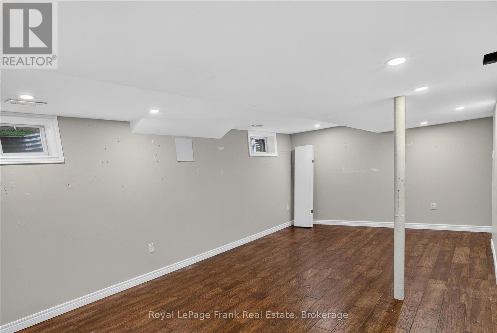 174 SOPHIA STREET - 27