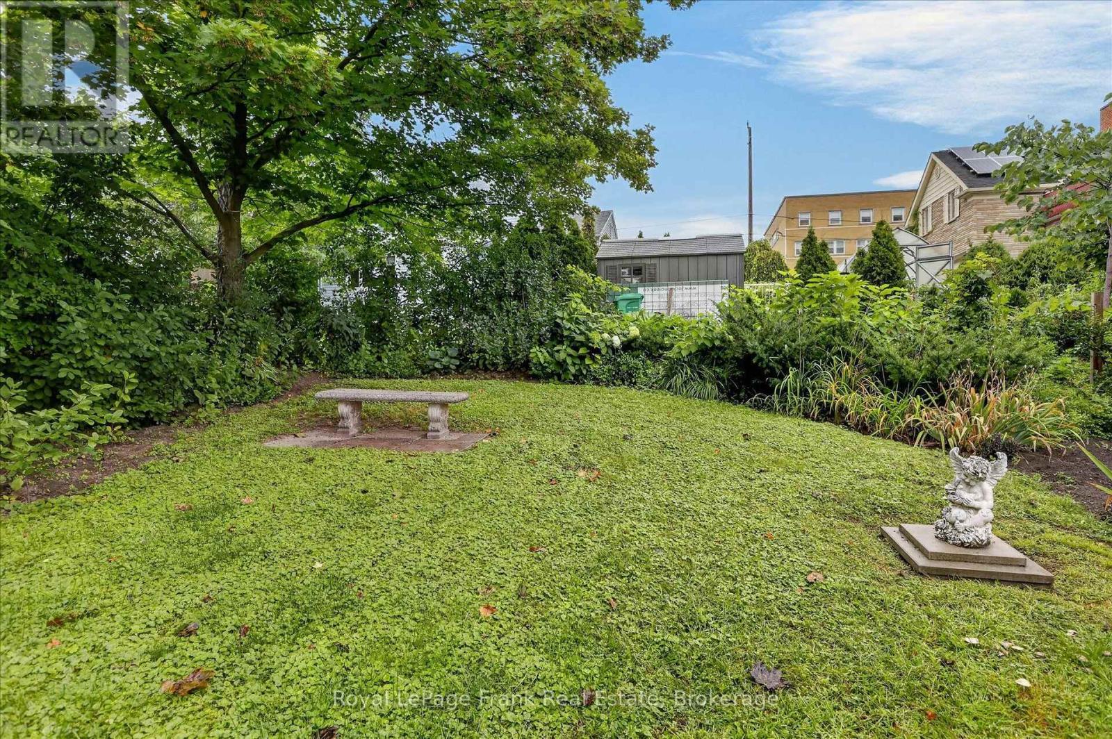 174 SOPHIA STREET - 36