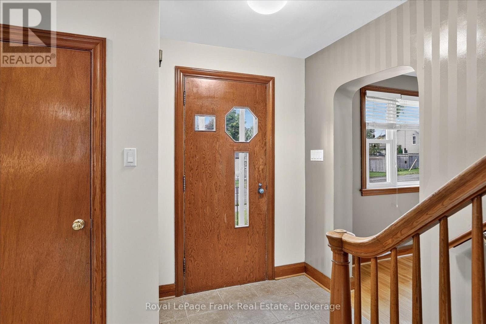 174 SOPHIA STREET - 6