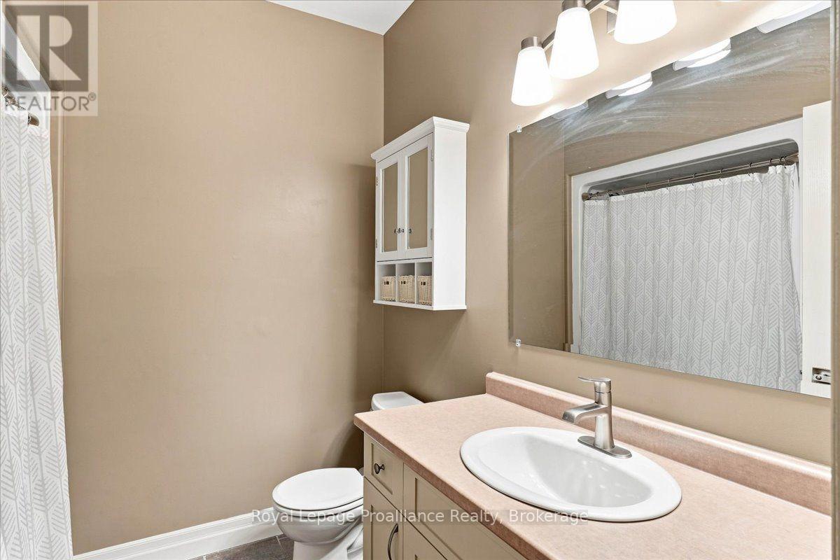 54 CAVENDISH DRIVE - 27