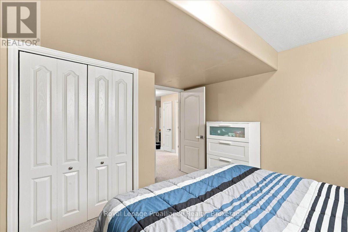 54 CAVENDISH DRIVE - 34