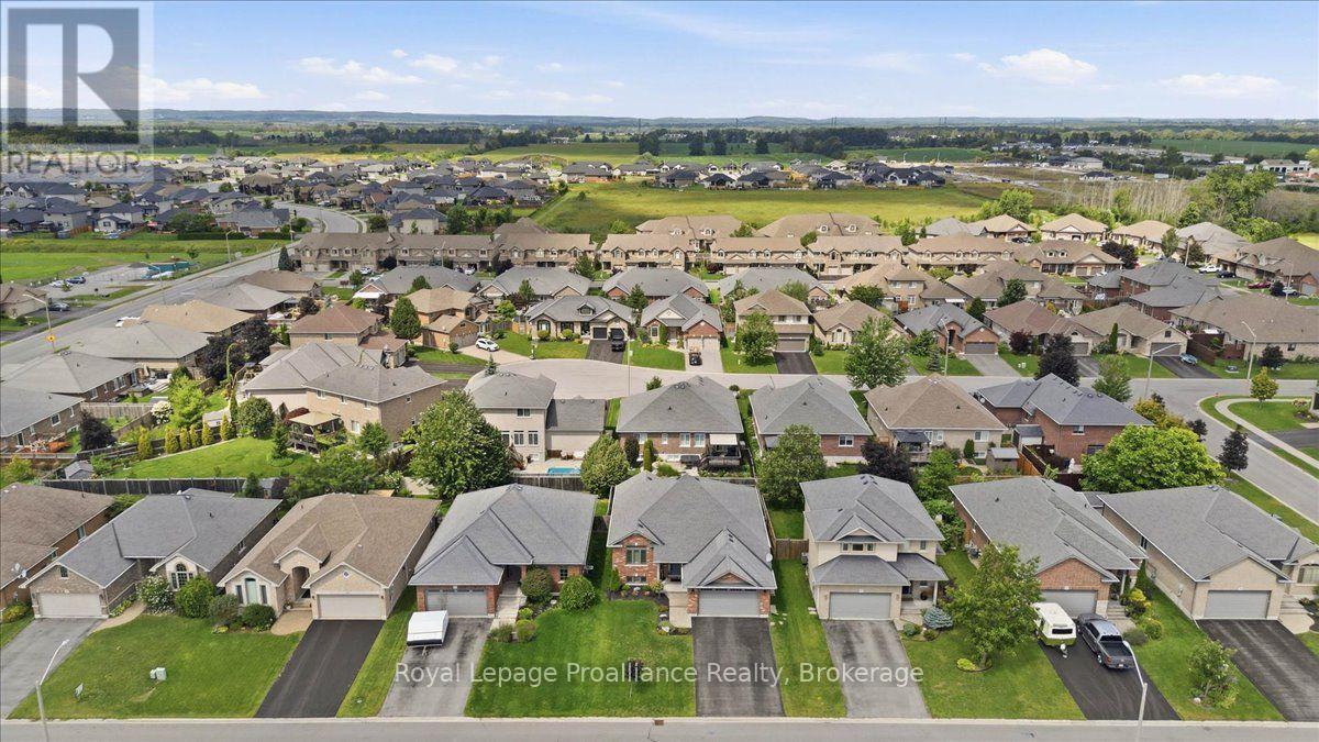 54 CAVENDISH DRIVE - 47
