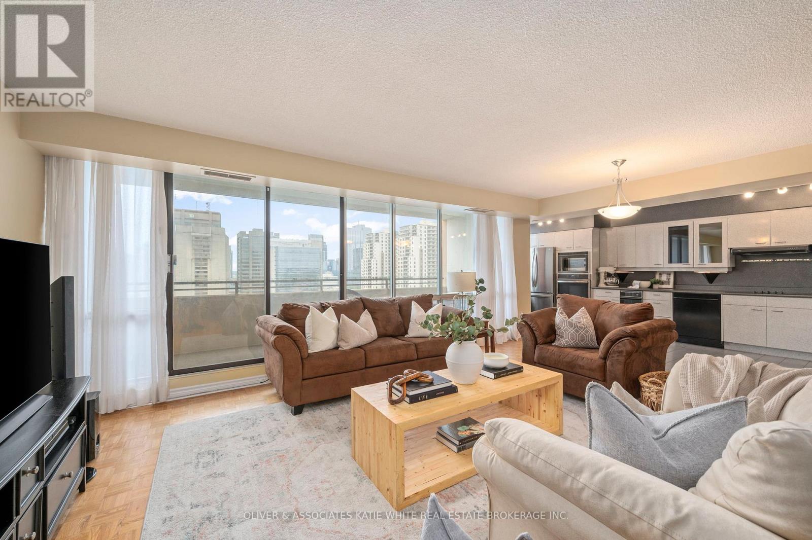 #1507 380 KING STREET - 1
