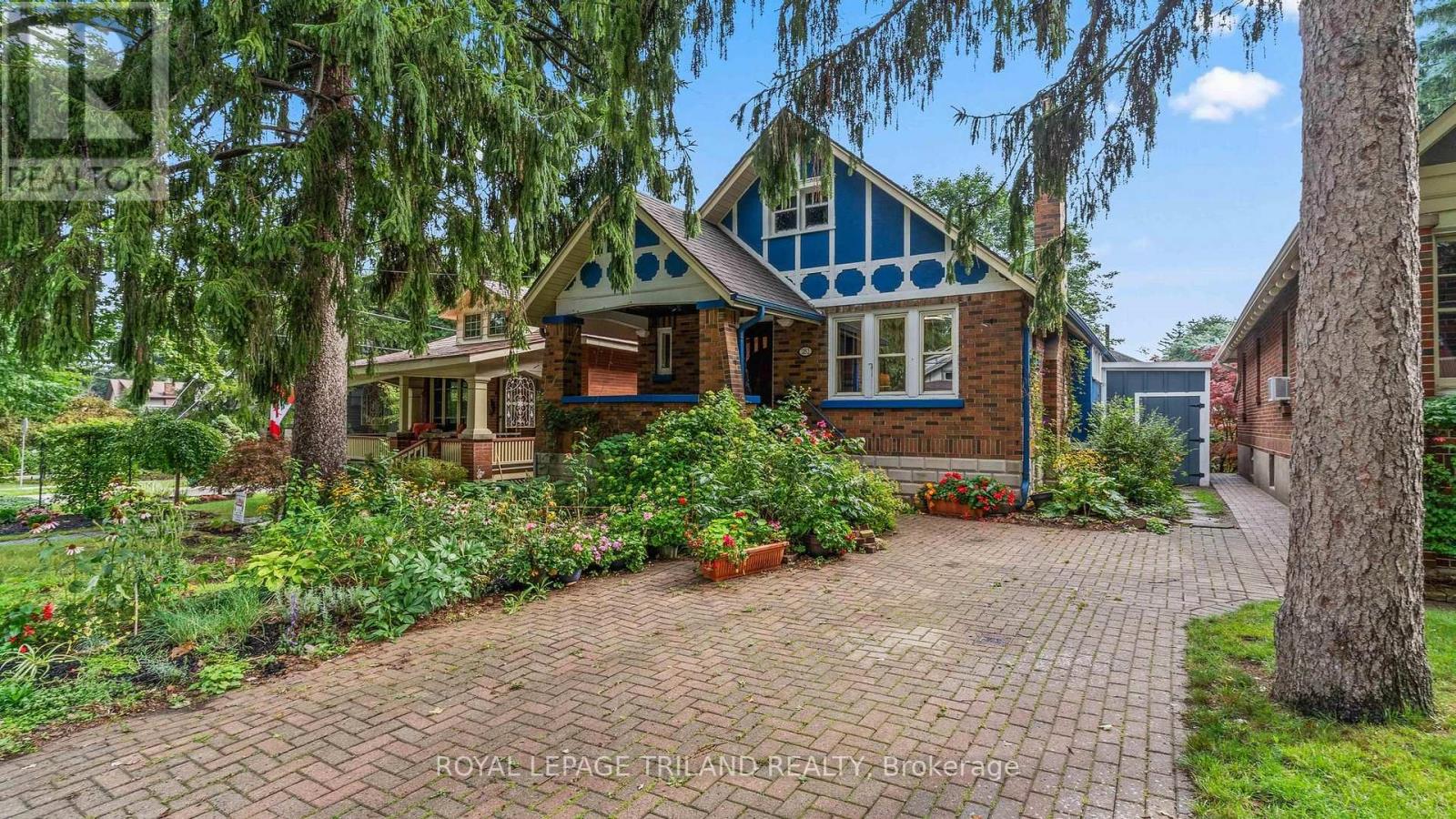 Property for sale at 282 CATHCART STREET