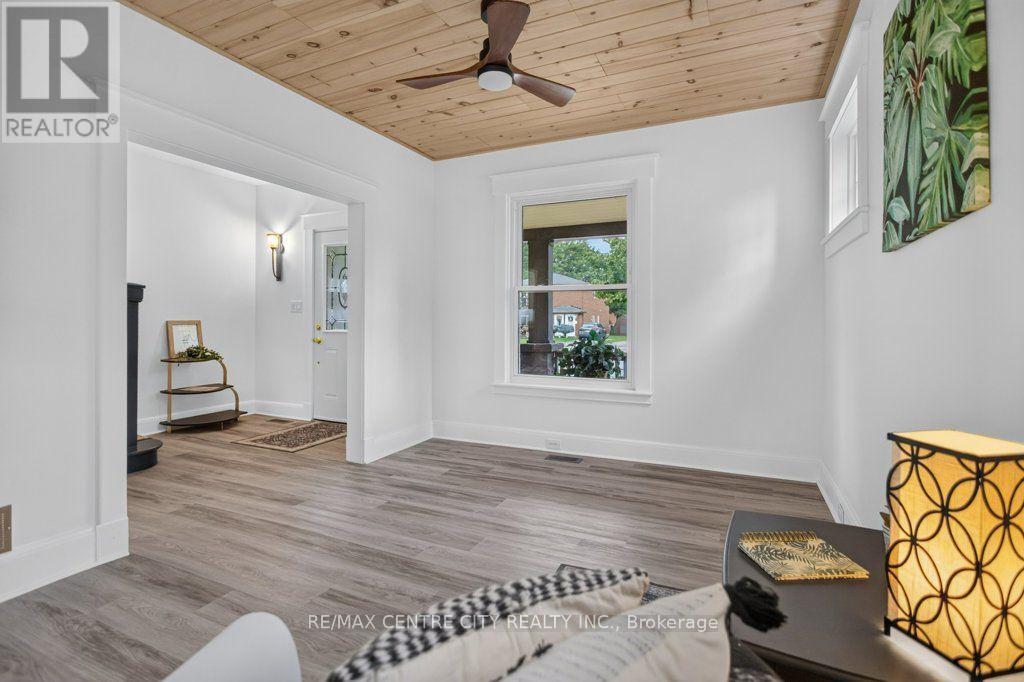 344 WELLINGTON STREET - 10