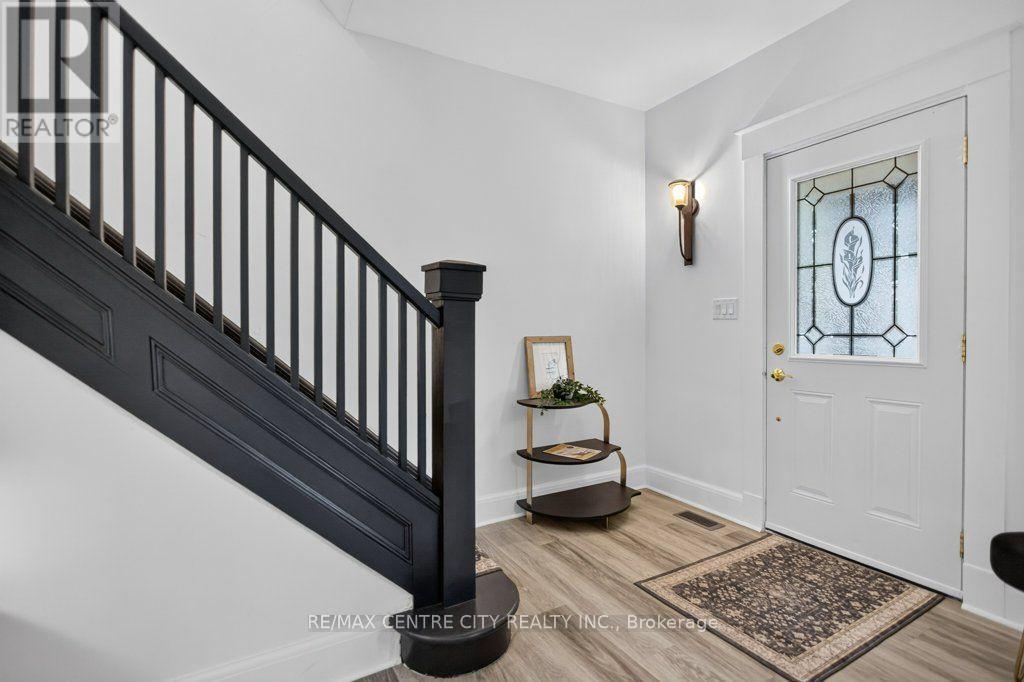 344 WELLINGTON STREET - 8