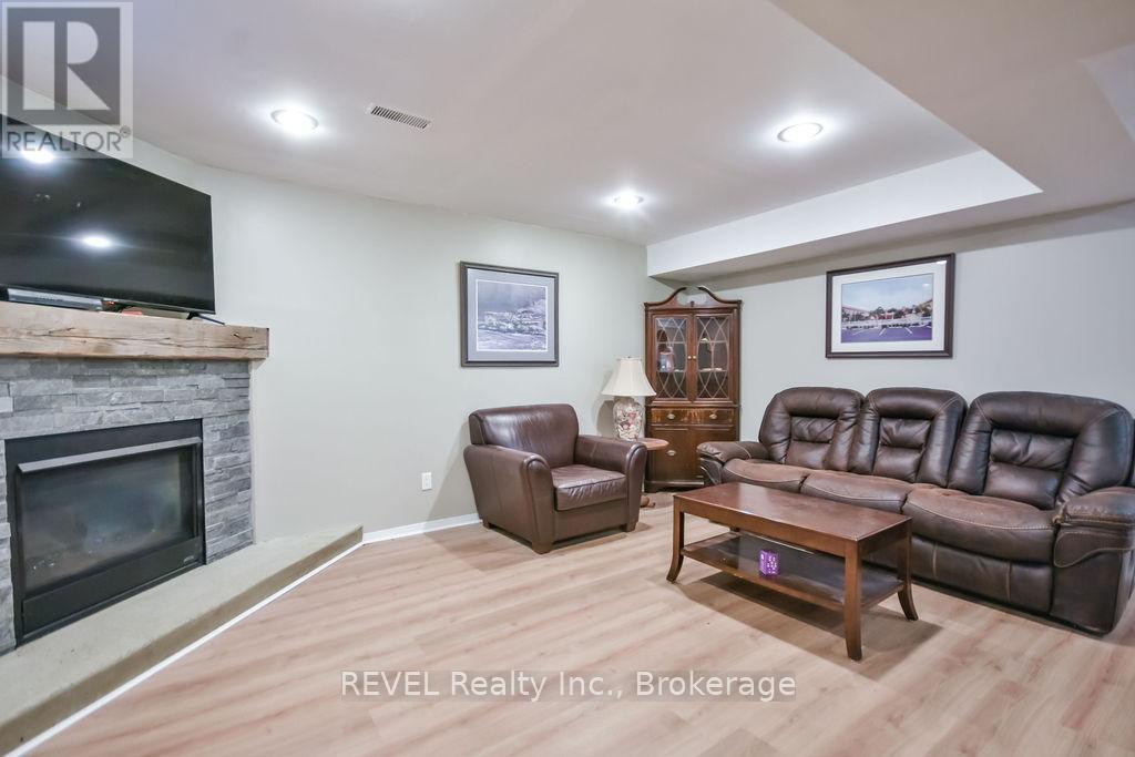 179 LUCKPORT CRESCENT - 31