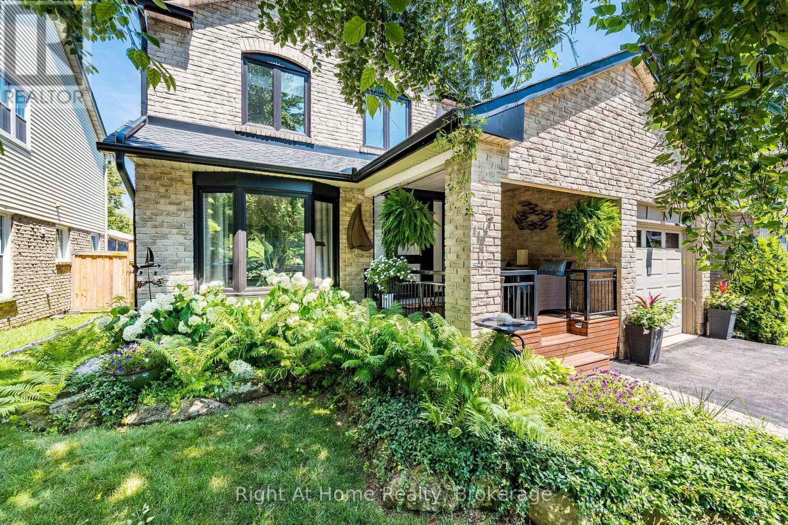 Photo of 3287 Victoria Street