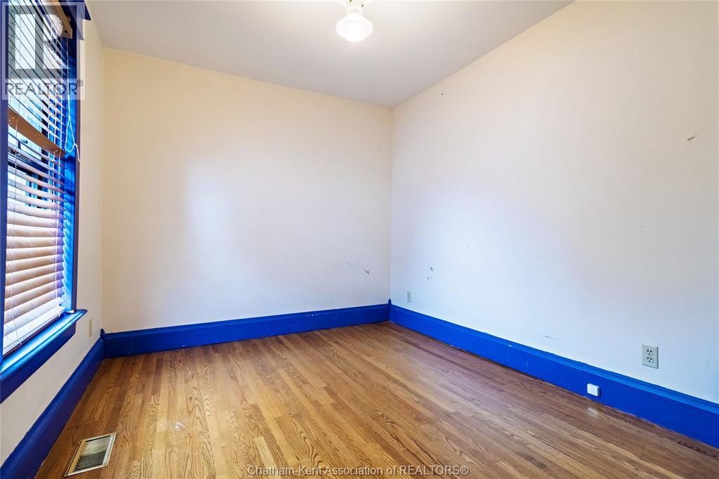 74 ROBERTSON AVENUE - Image 25