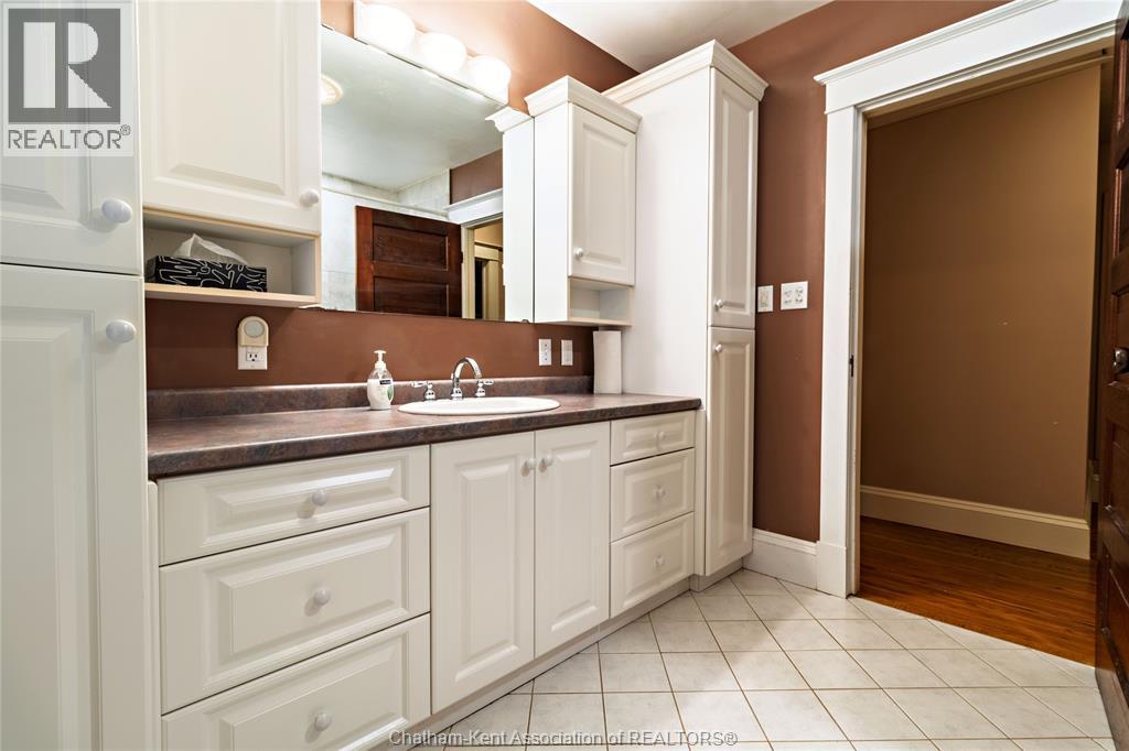 74 ROBERTSON AVENUE - 29
