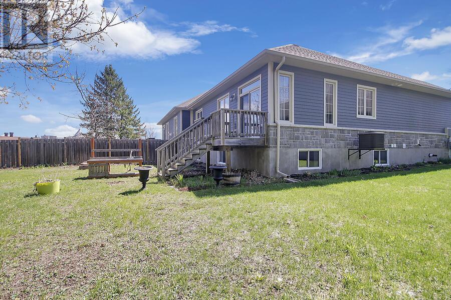 37 GALENS WAY - 36