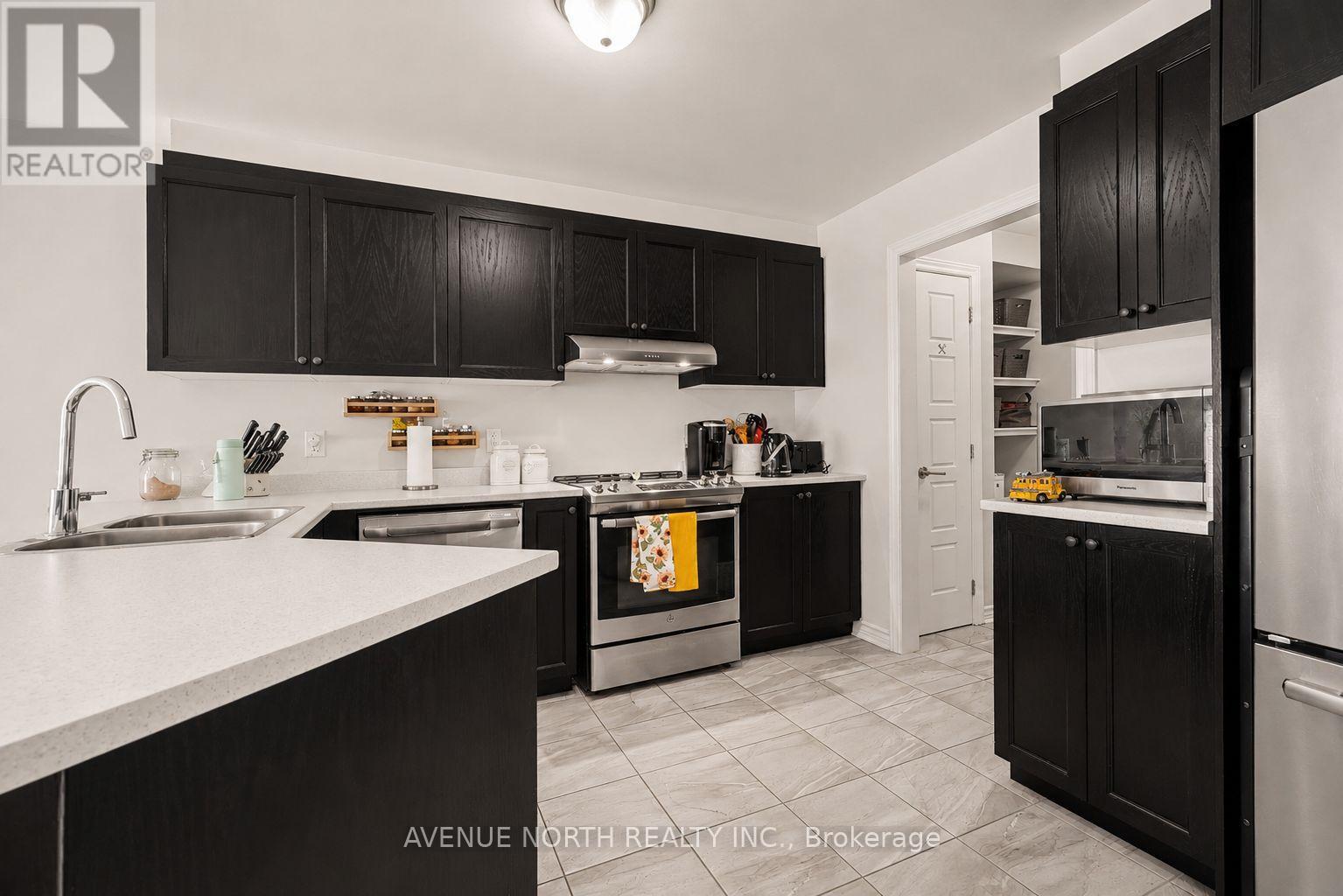 516 ARUM TERRACE - 14