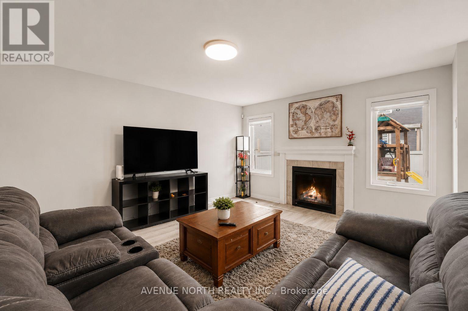 516 ARUM TERRACE - Image 18
