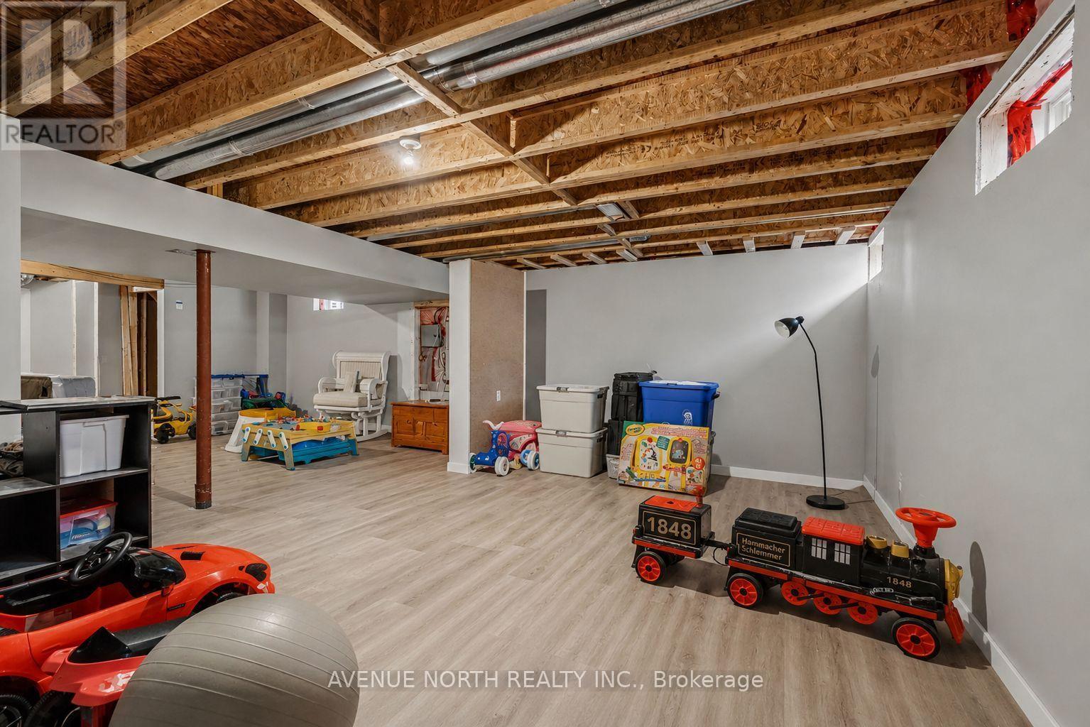 516 ARUM TERRACE - Image 32