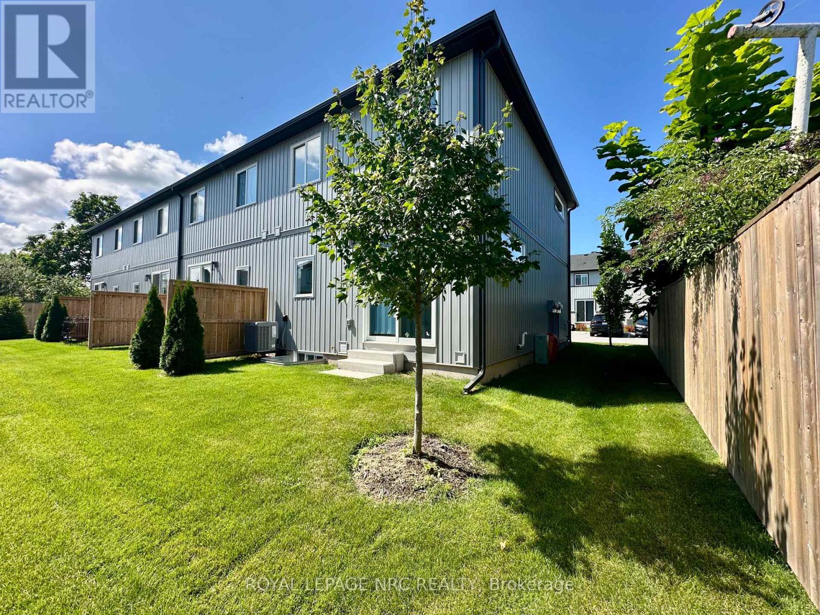 #30 121A Moffatt Street, St. Catharines (Oakdale), Ontario, L2P0G4, St. Catharines (Oakdale), Ontario — photo 3 of 5