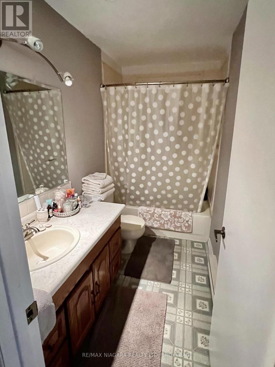 #2 8646 WILLOUGHBY DRIVE - Image 32