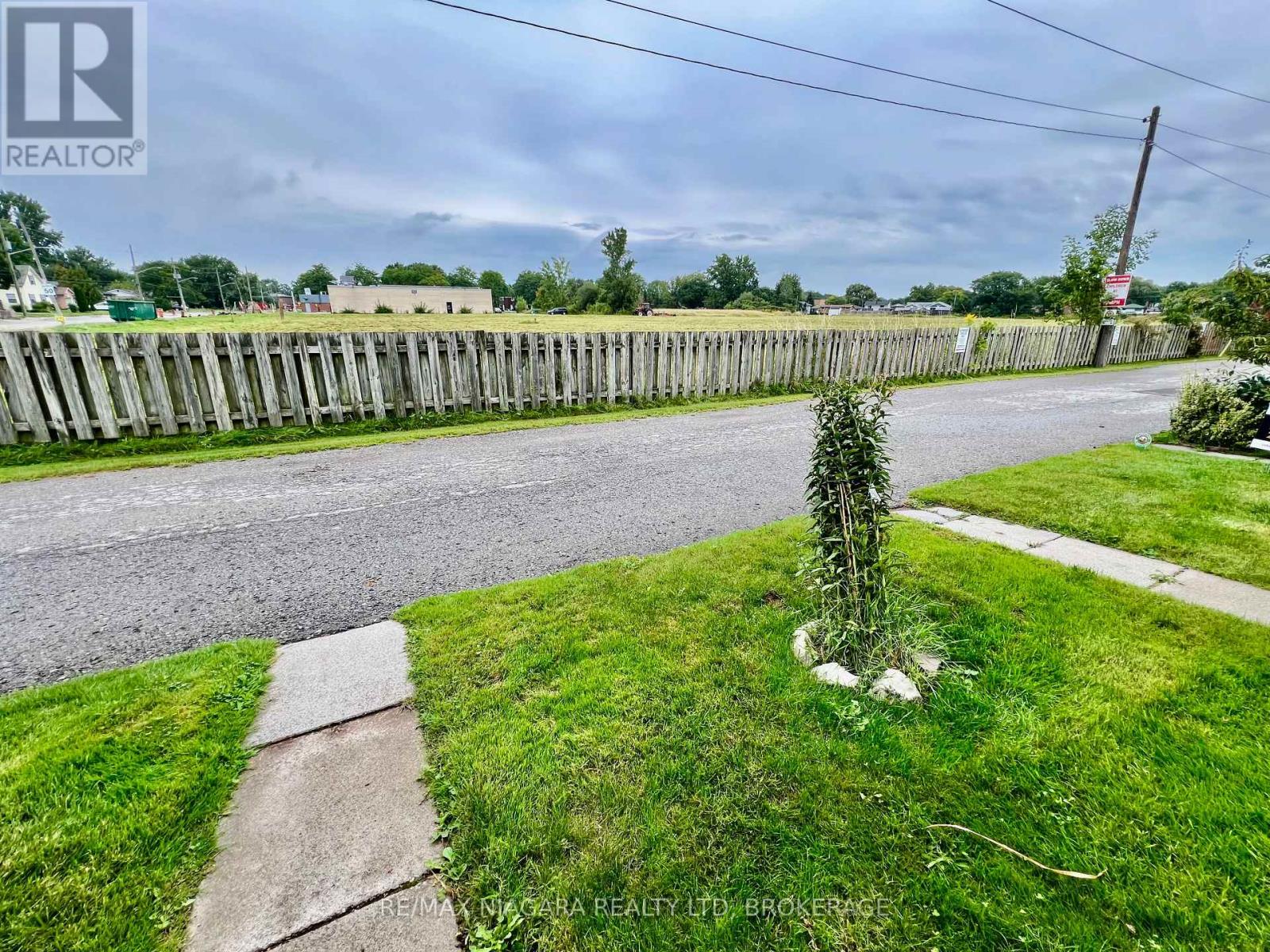 #2 8646 WILLOUGHBY DRIVE - 43