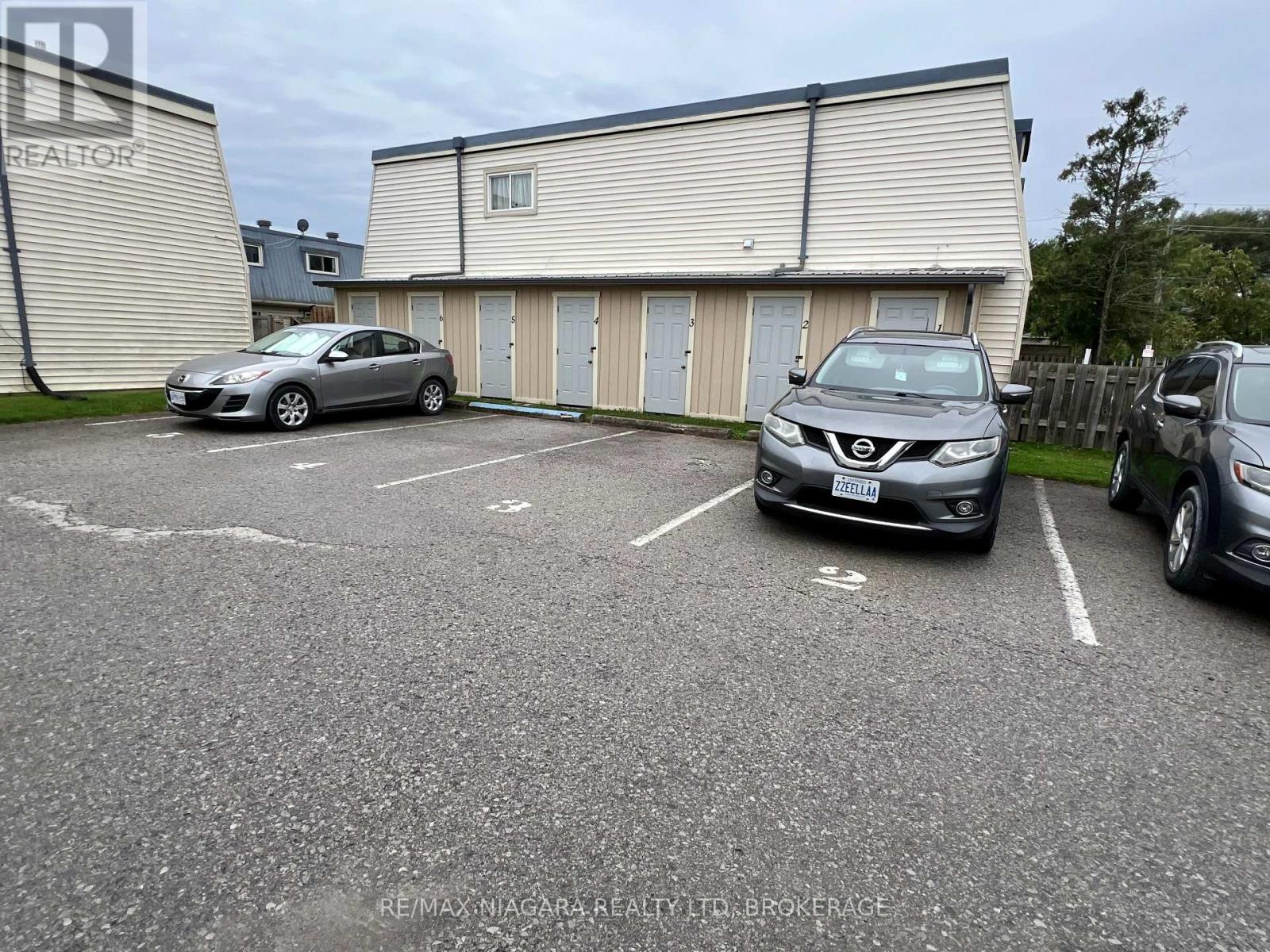 #2 8646 WILLOUGHBY DRIVE - 45