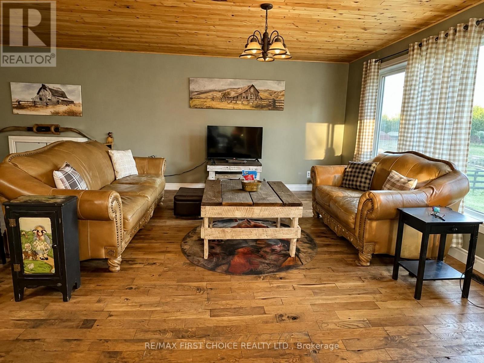 661 STEWART ROAD - Image 20