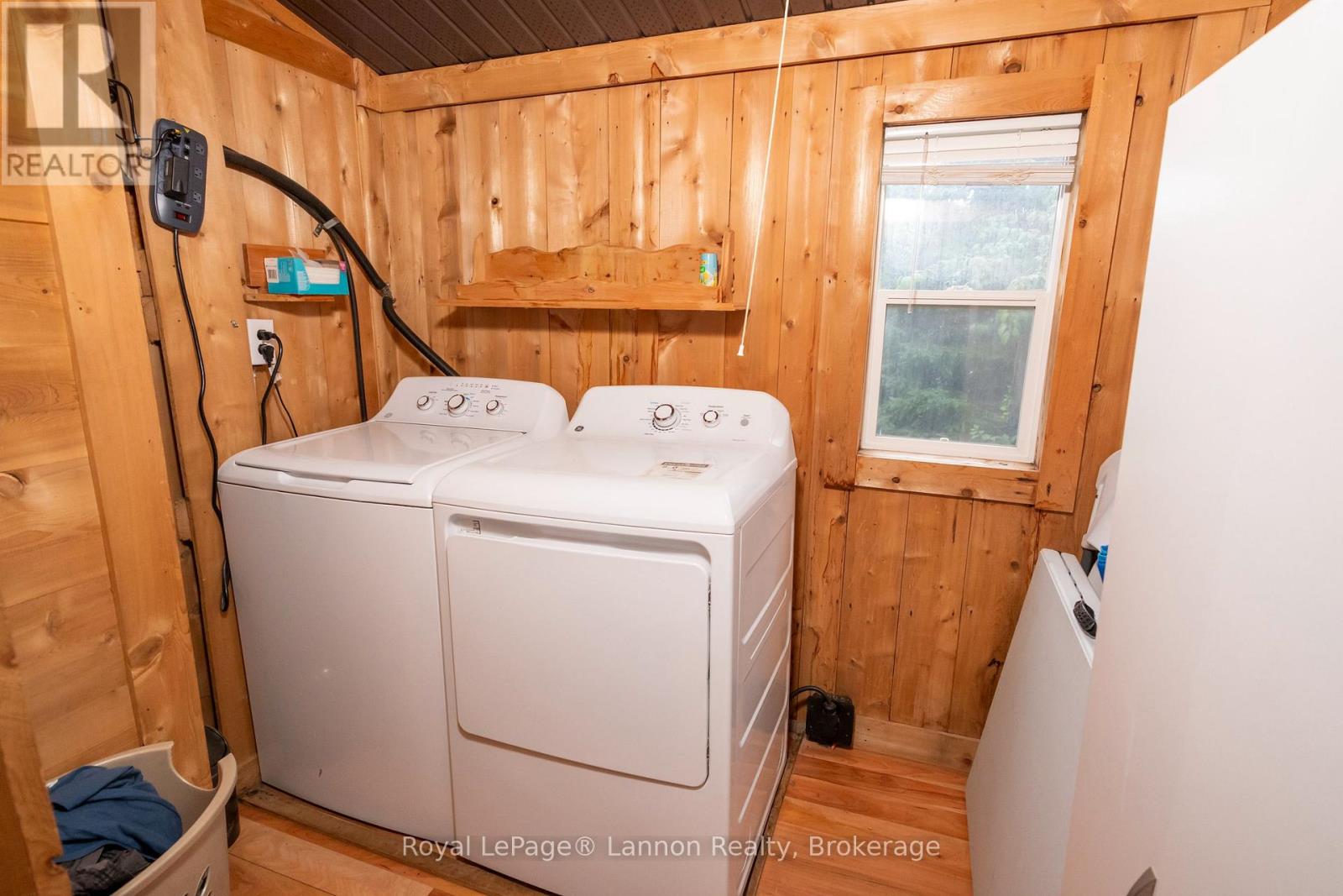 1009 ALEXANDRA STREET - 23