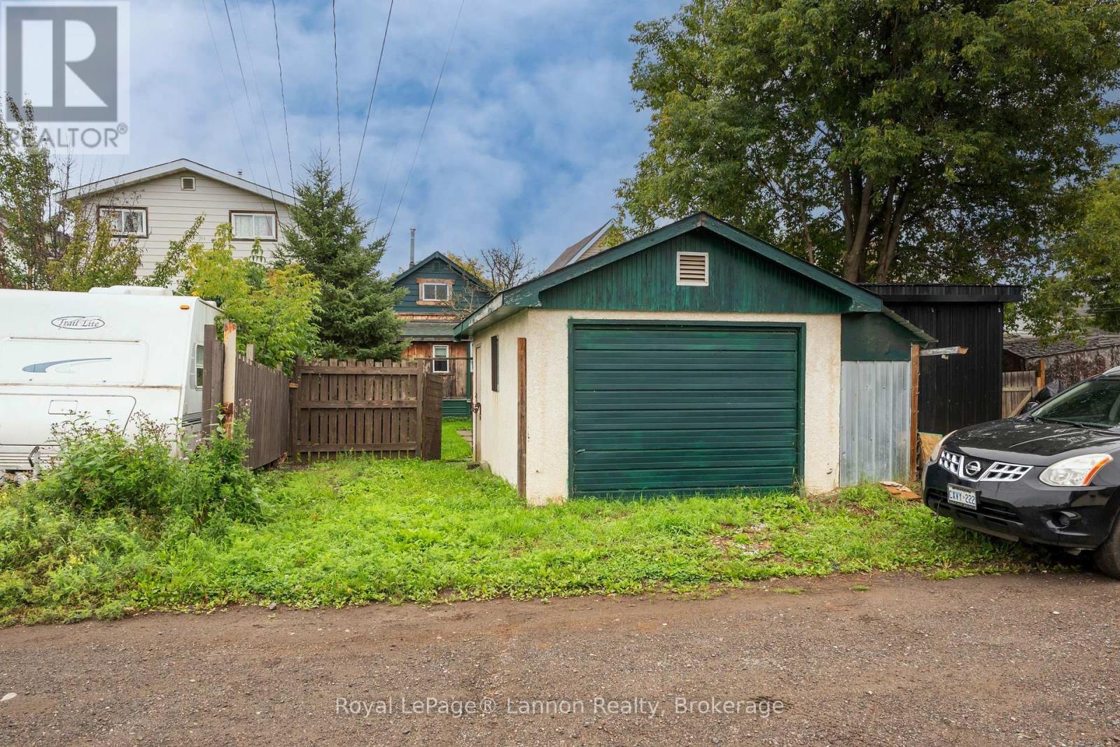 1009 ALEXANDRA STREET - 28