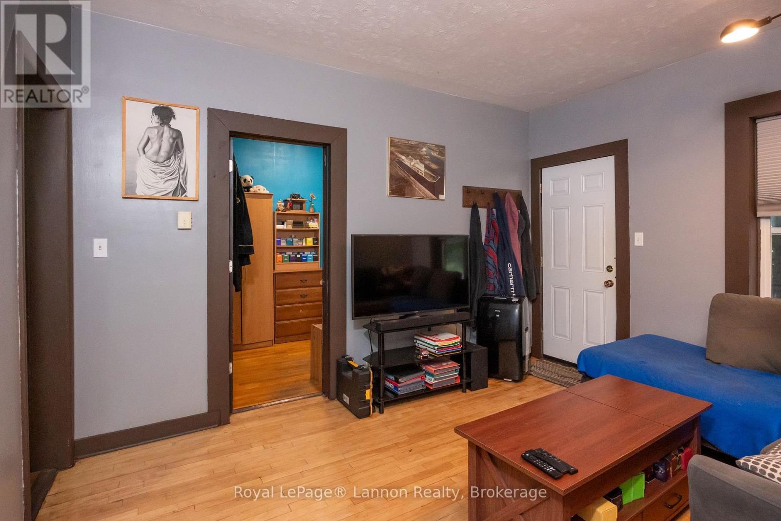 1009 ALEXANDRA STREET - Image 5