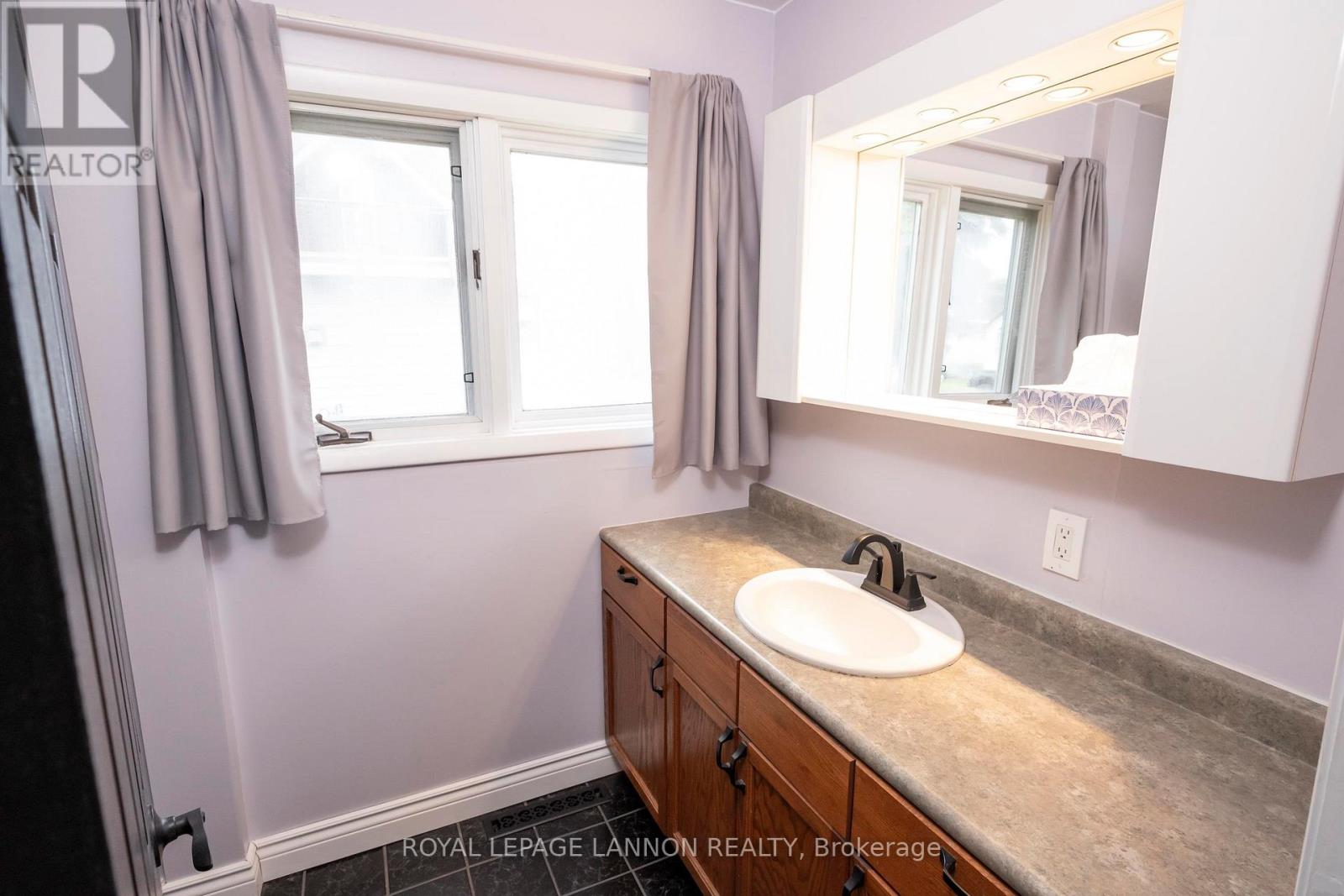 238 ANGUS STREET - 38