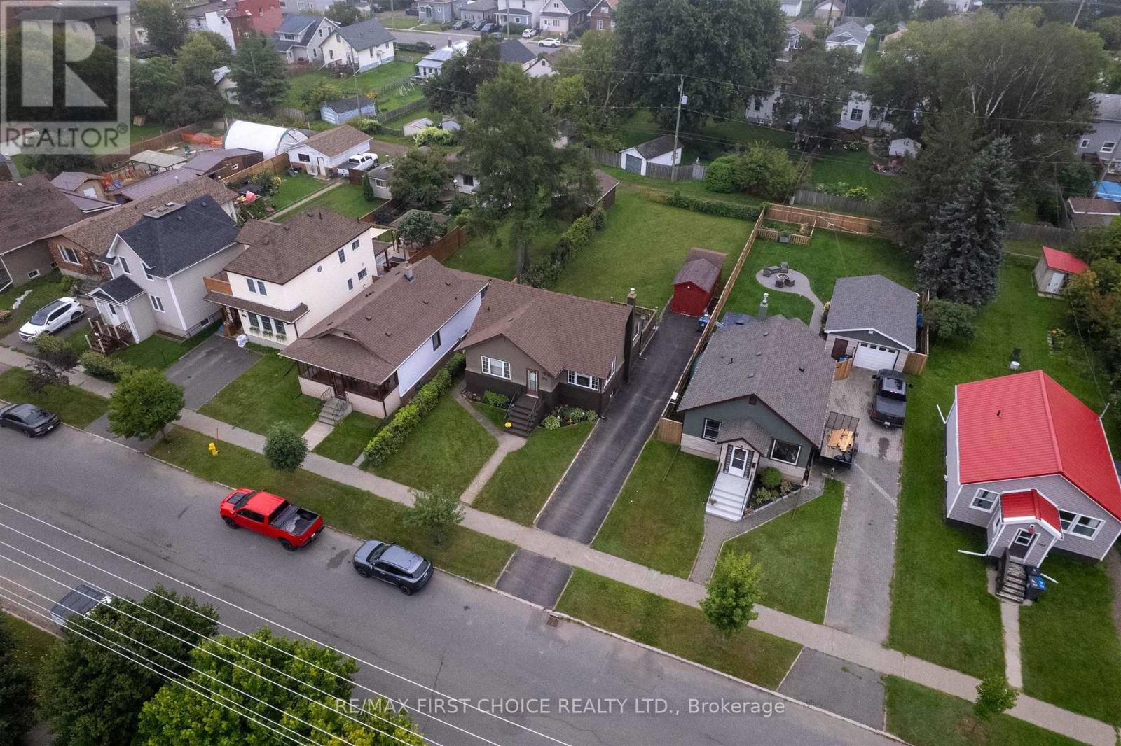 370 MARY STREET E - 37