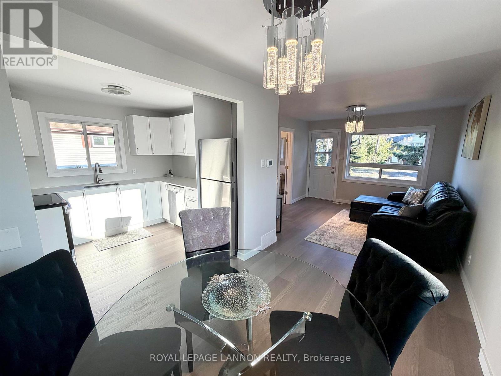 330 ARUNDEL STREET - 7