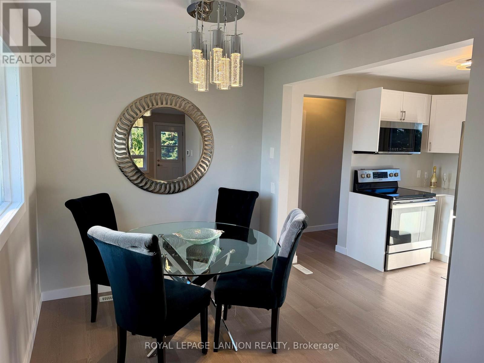 330 ARUNDEL STREET - 8