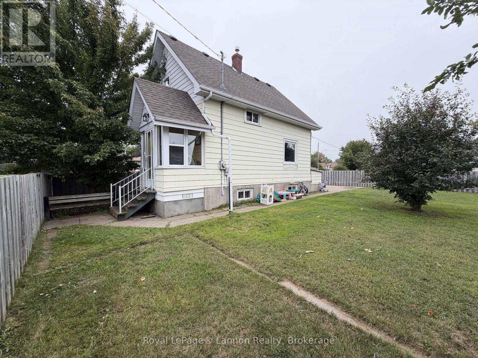 279 DEWE AVENUE - 2