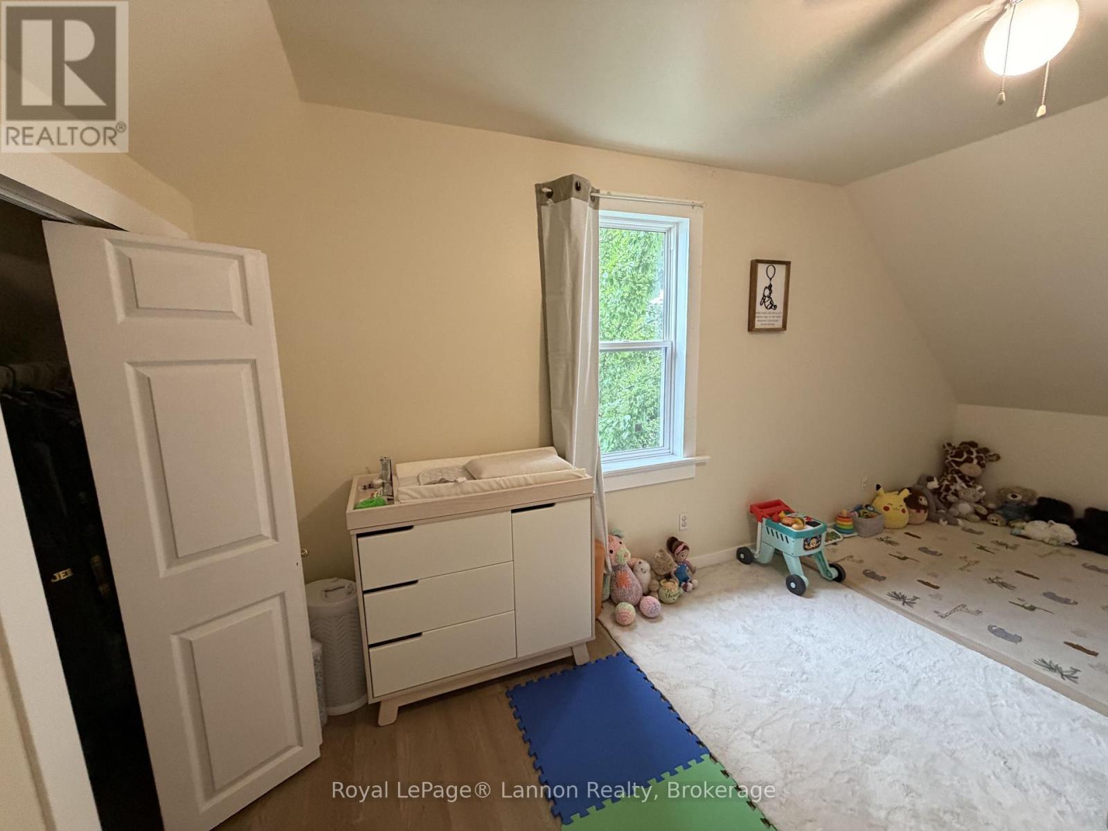 279 DEWE AVENUE - 26