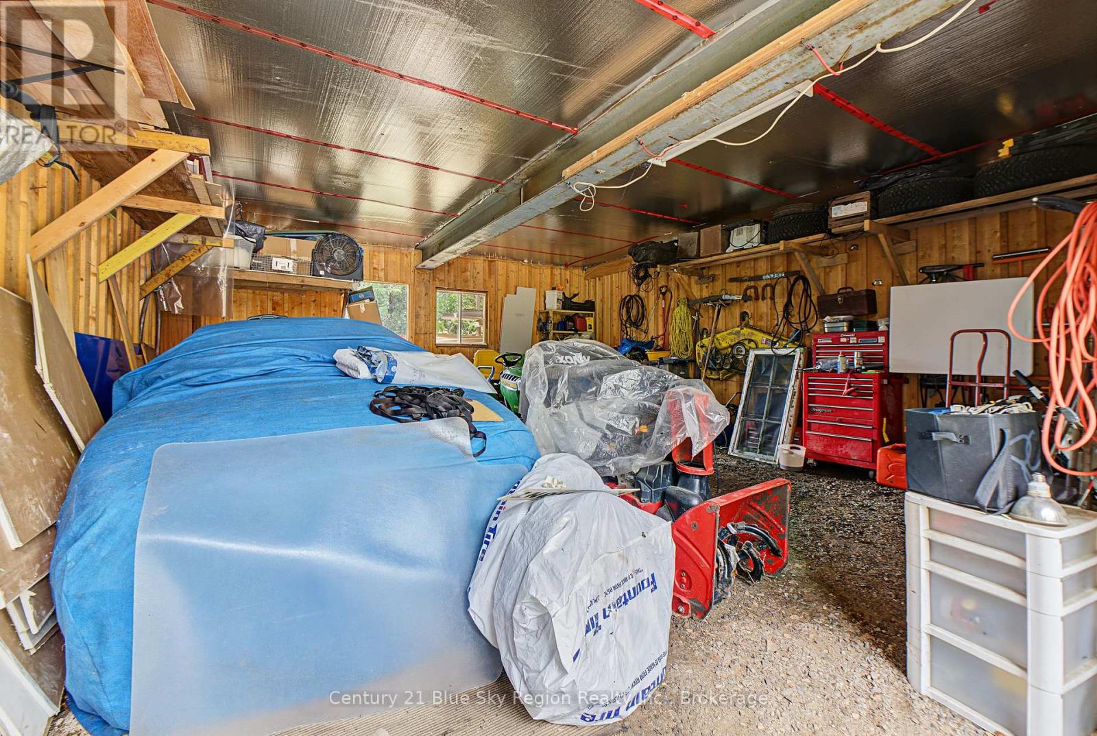 5065 HIGHWAY 11 N - 41