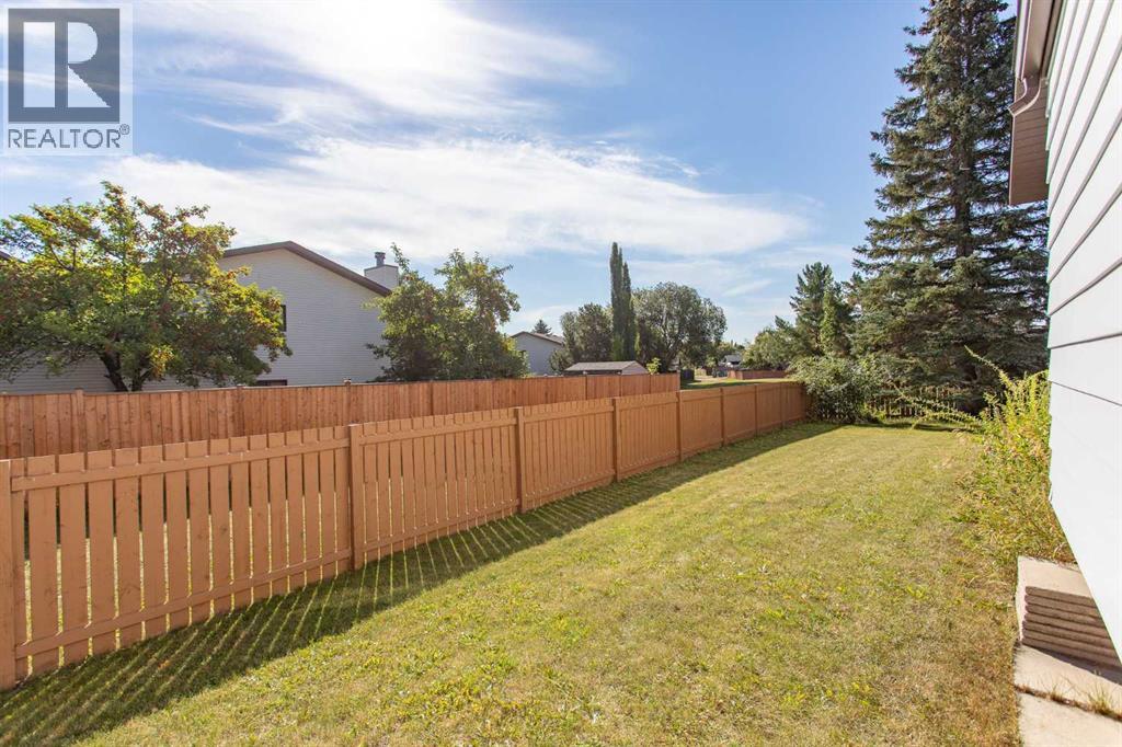 Listing photo – 9 Rollis Street, Red Deer