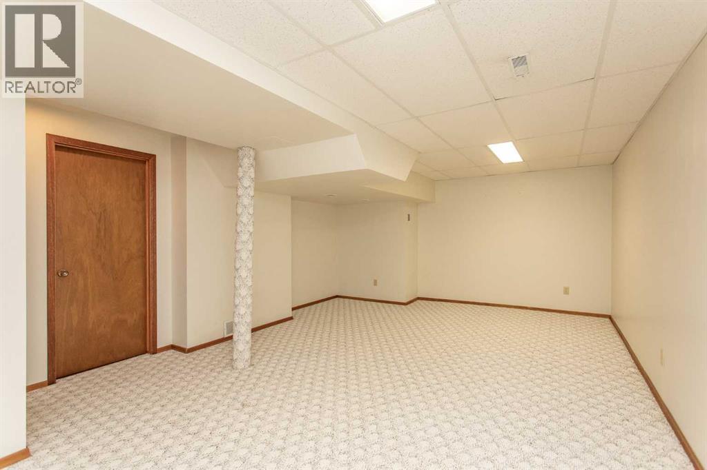 Listing photo – 9 Rollis Street, Red Deer