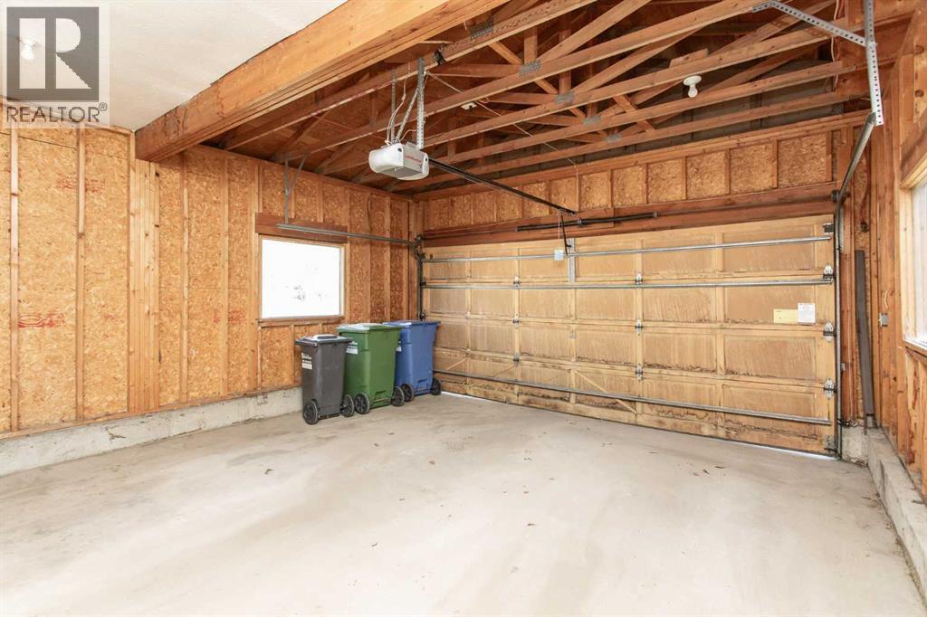 Listing photo – 9 Rollis Street, Red Deer