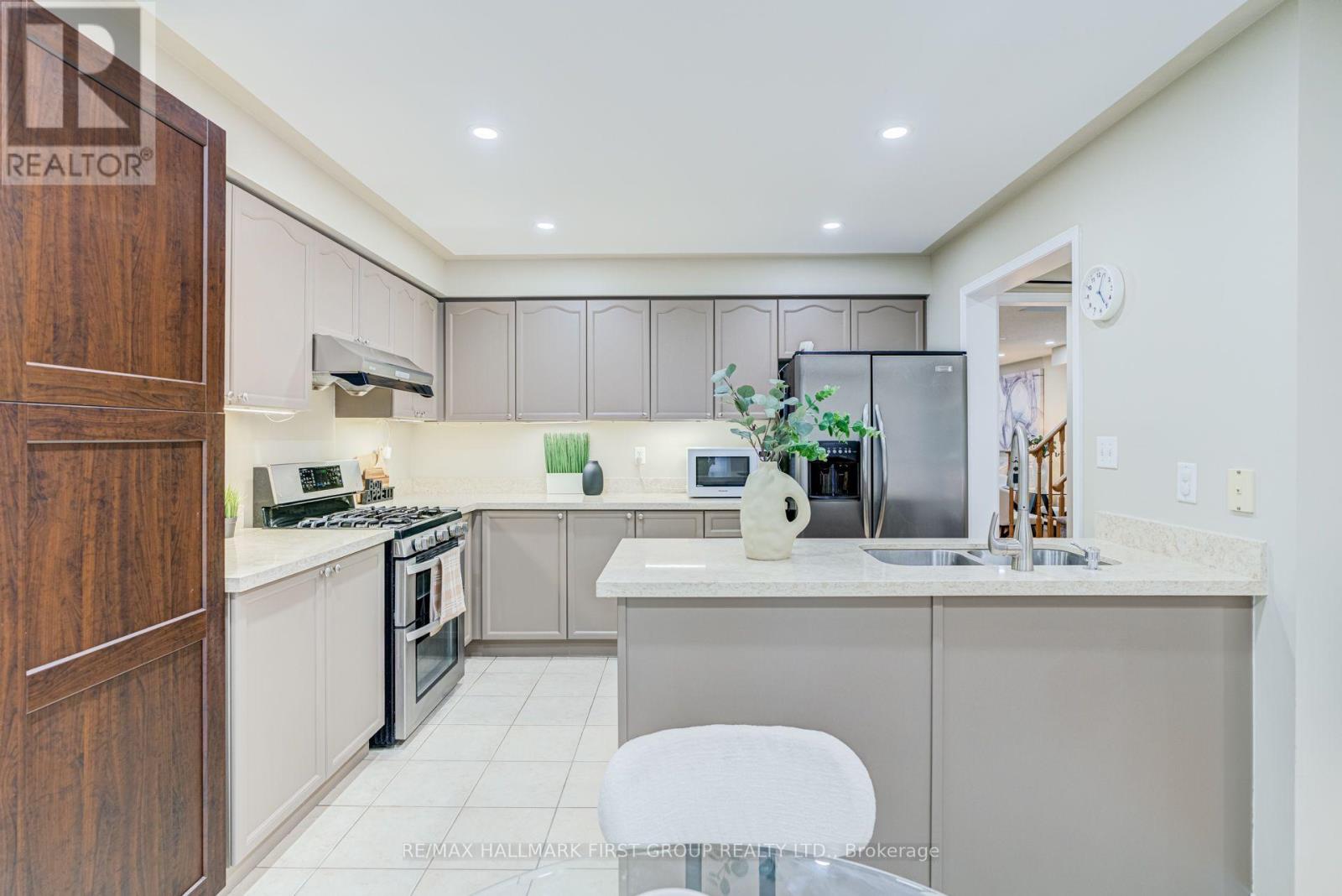 6 TANSLEY CRESCENT - 11