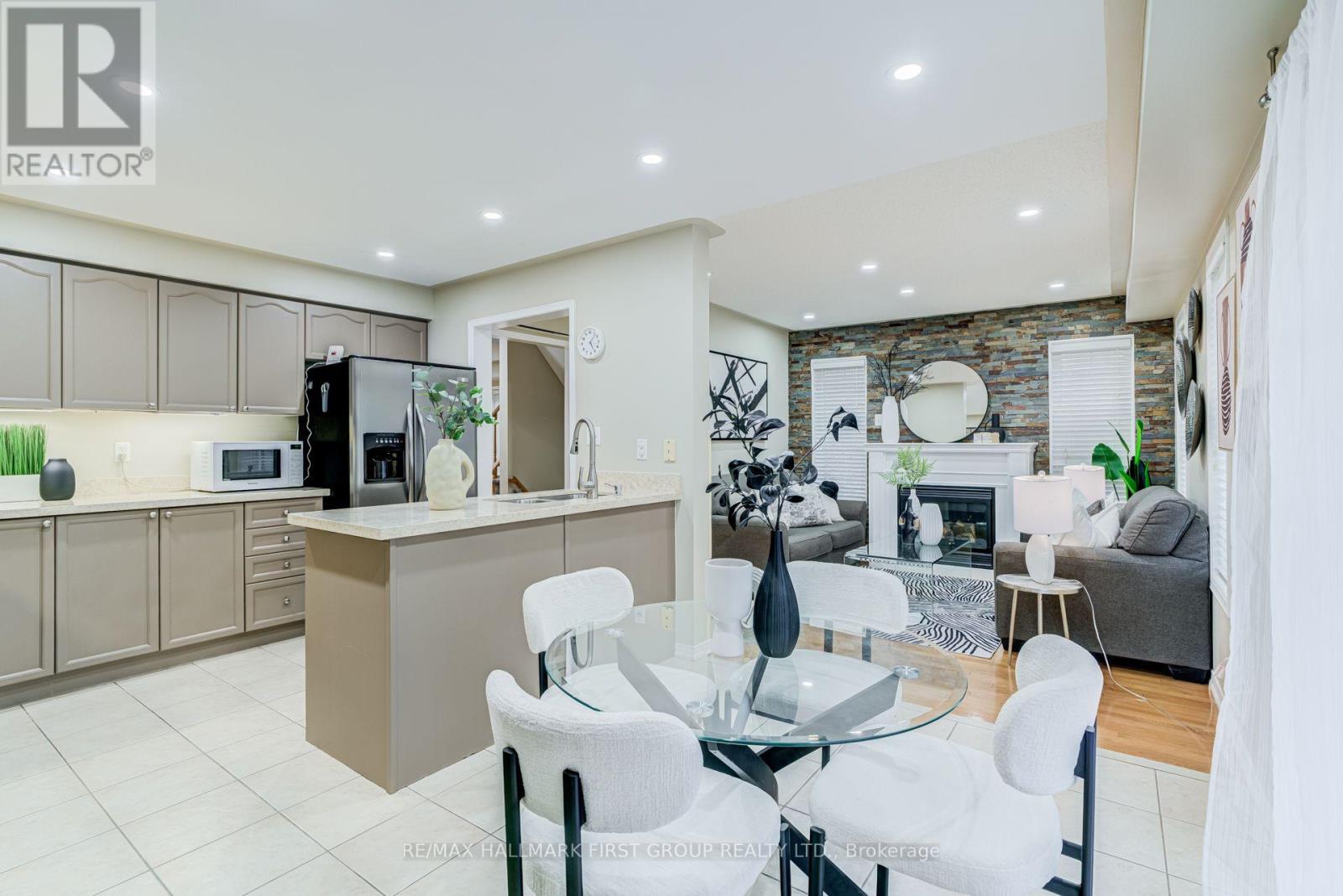 6 TANSLEY CRESCENT - 12