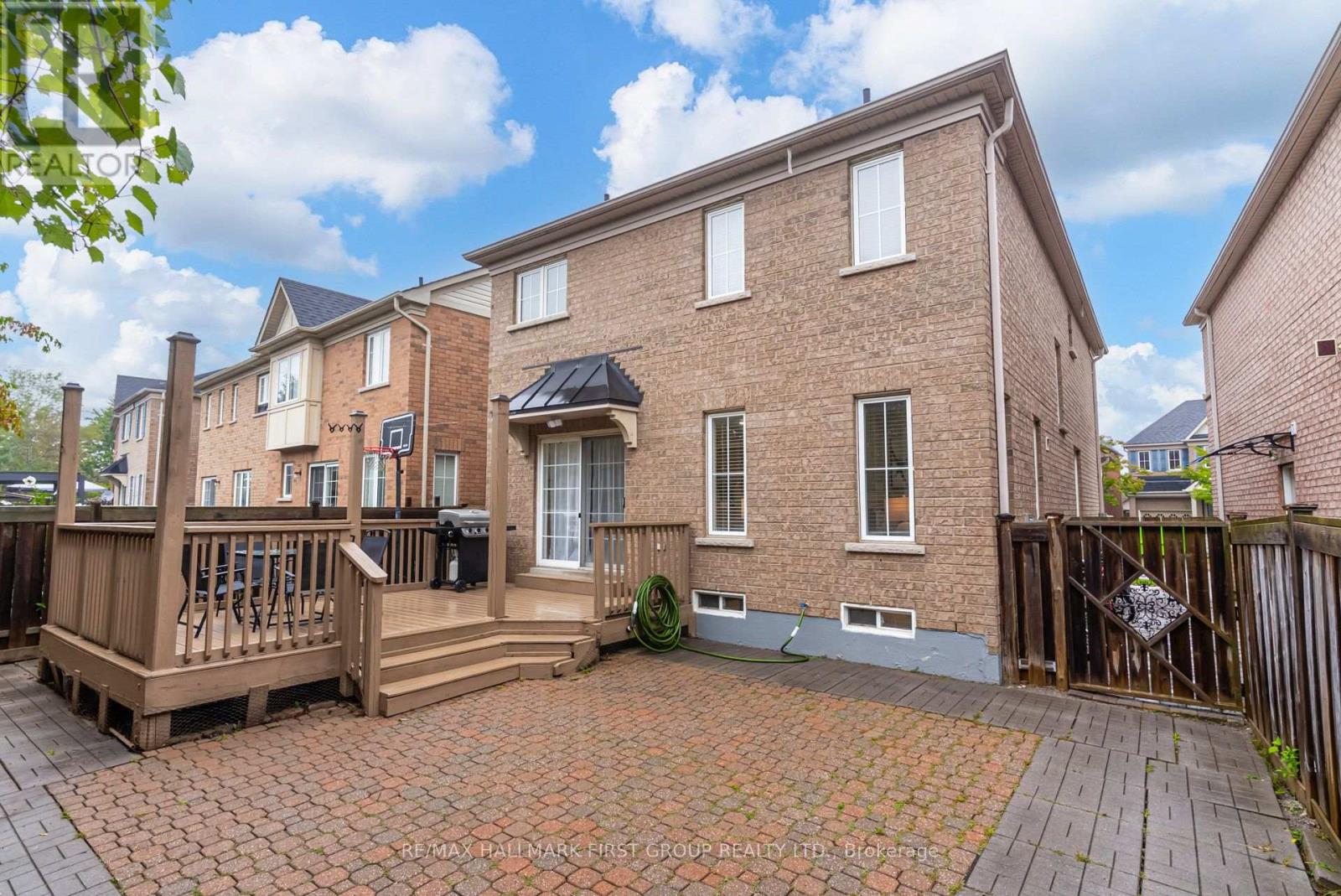 6 TANSLEY CRESCENT - 24