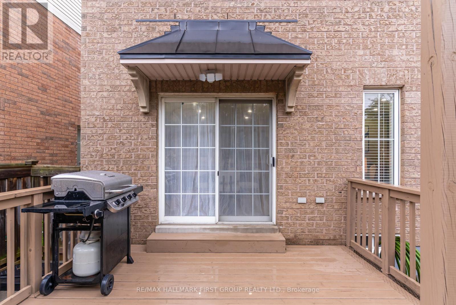 6 TANSLEY CRESCENT - 25