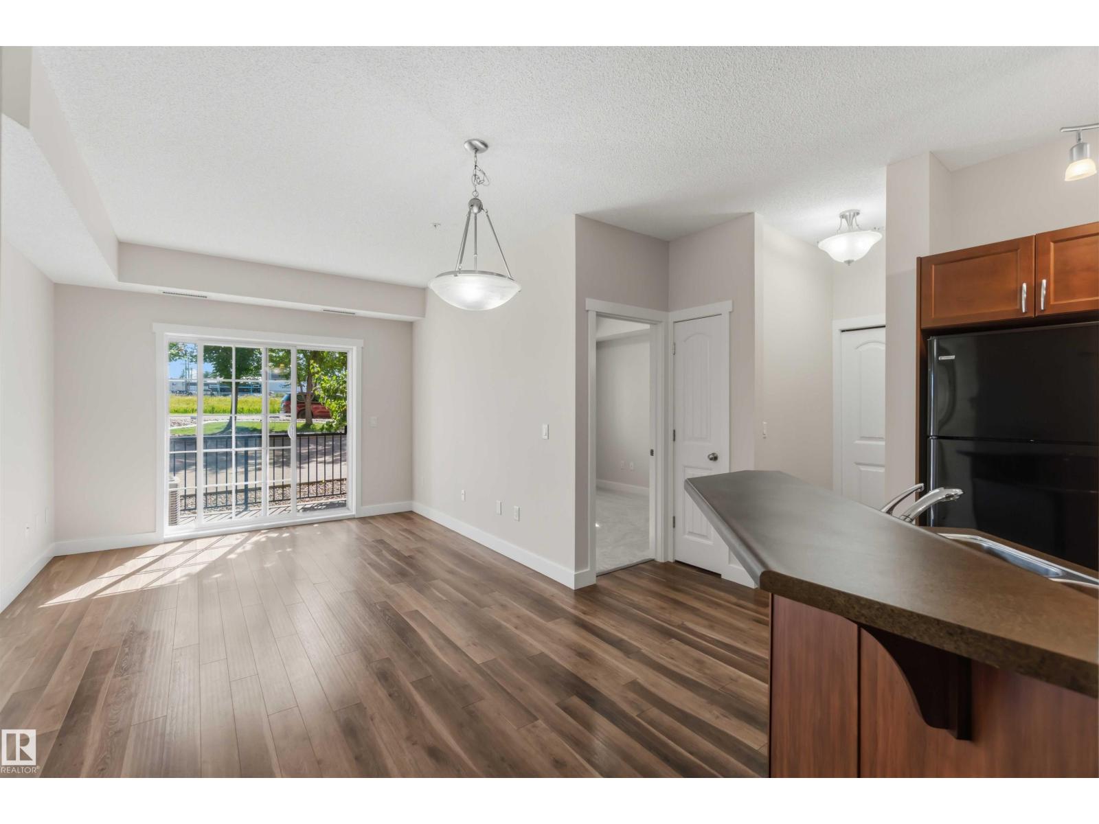 #111 4922 52 ST - 11