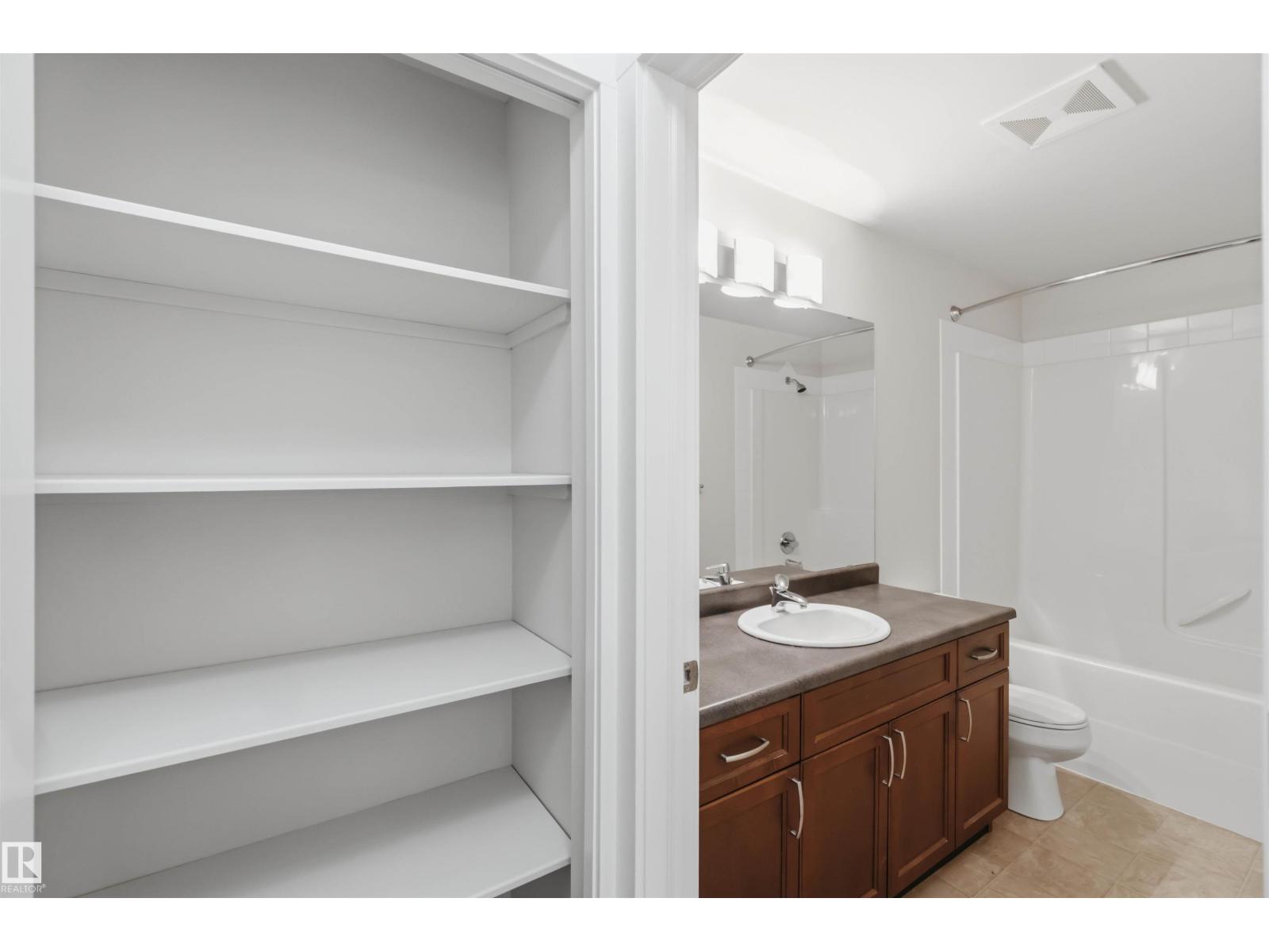 #111 4922 52 ST - 22