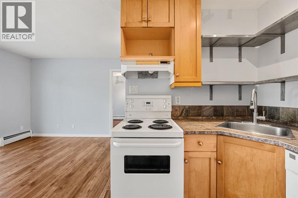 #5 4328 75 Street NW - 12