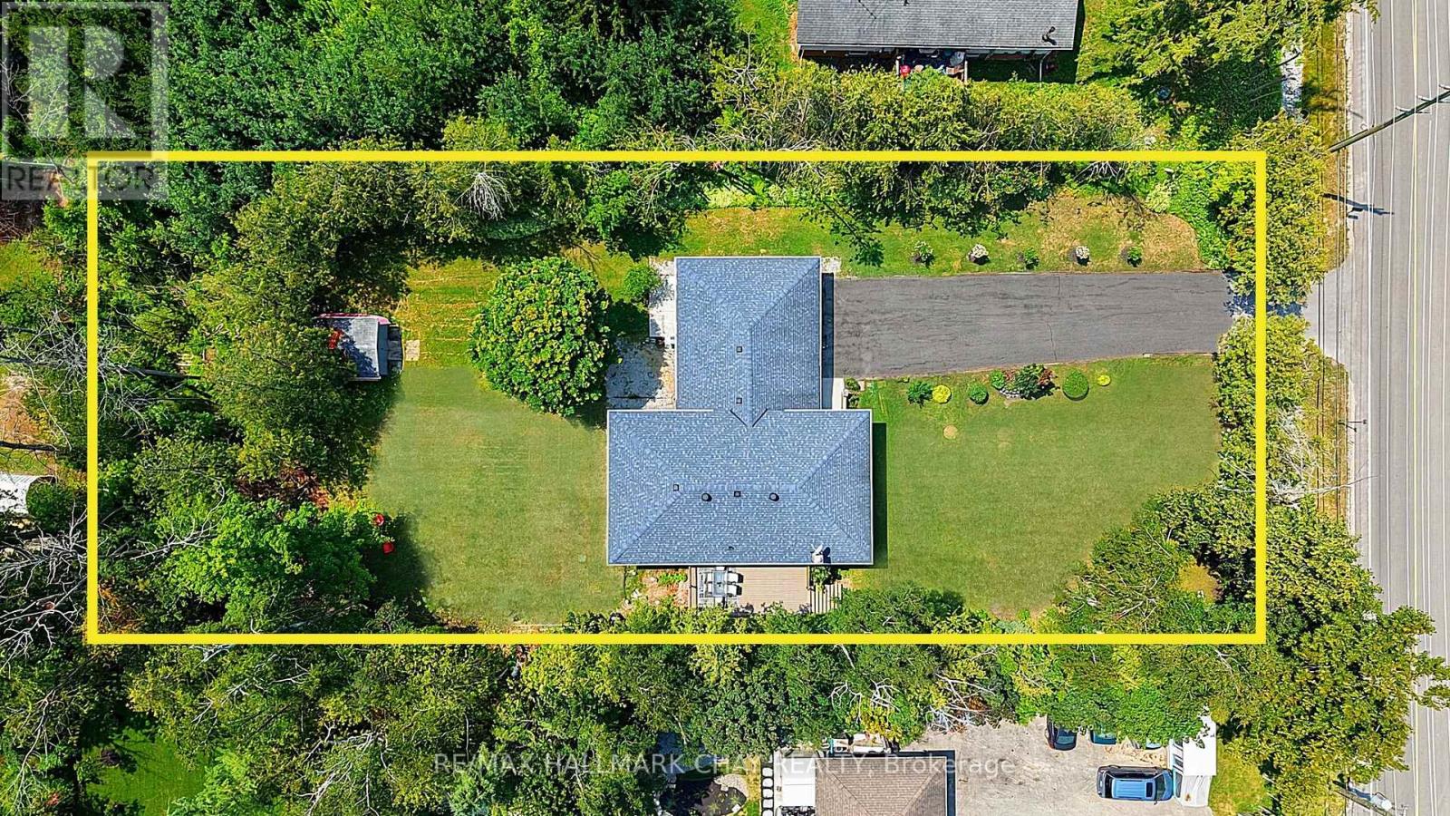 631 Lockhart Road, Innisfil, Ontario, L9S3E5, Innisfil, Ontario — photo 2 of 5