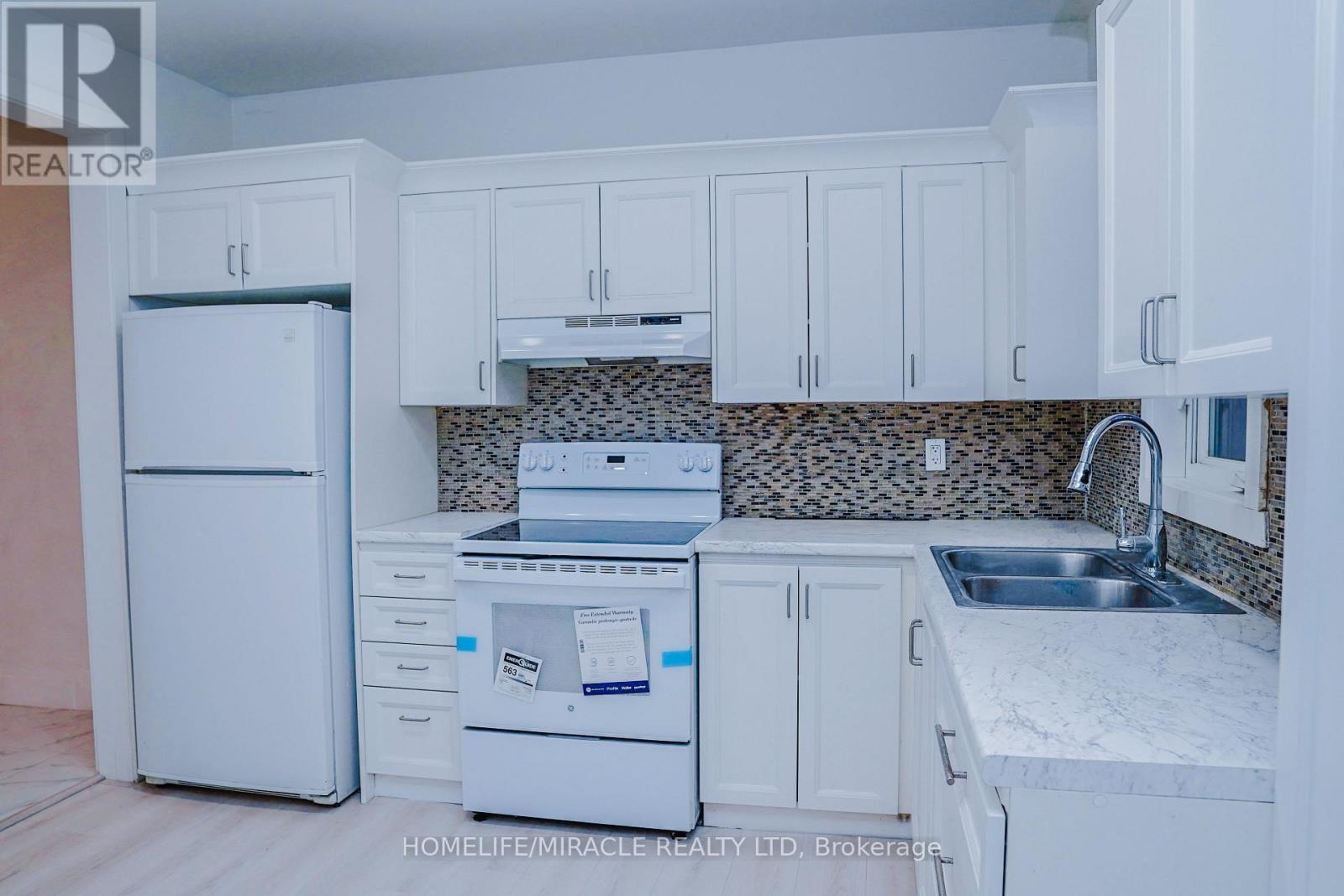 40 PARKHILL ROAD — photo 3