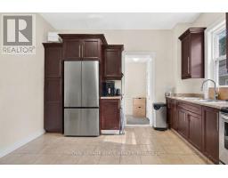 Bathroom - 221 Grand River Avenue, Brantford, ON N3T4Y3 Photo 9