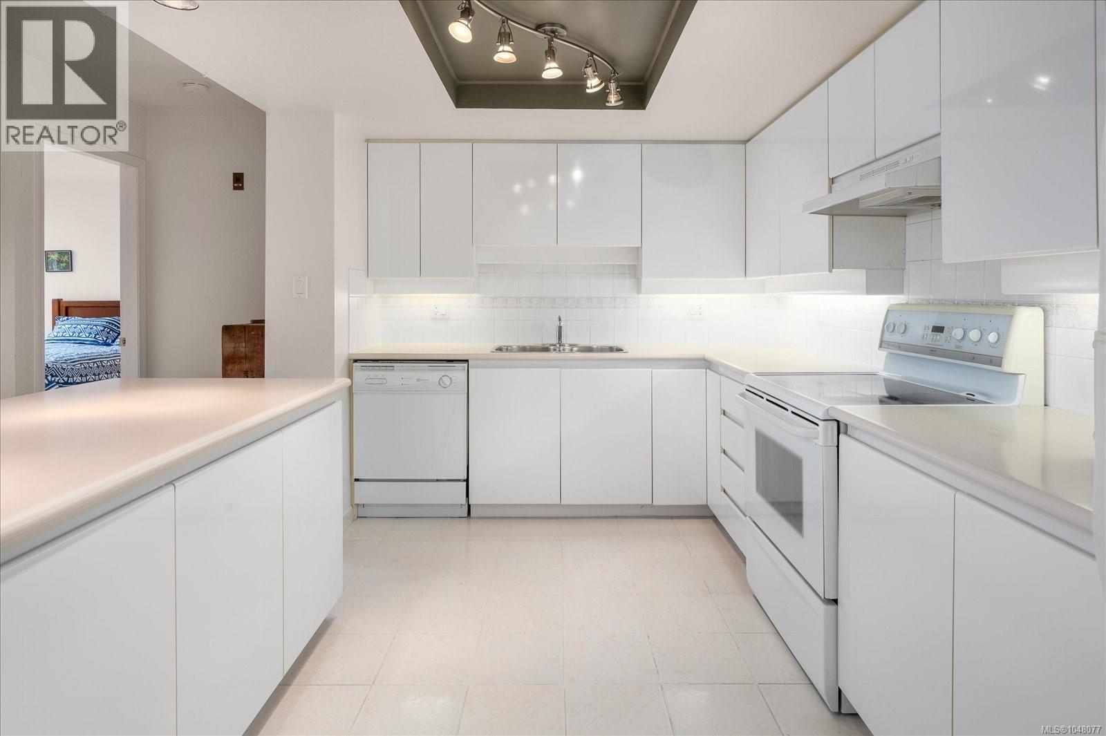 #110 150 Promenade Dr - Image 9
